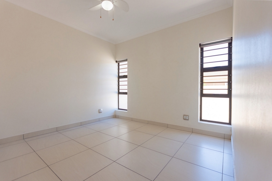 5 Bedroom Property for Sale in Country Club Western Cape